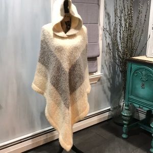 🌸Wool Poncho-Vintage